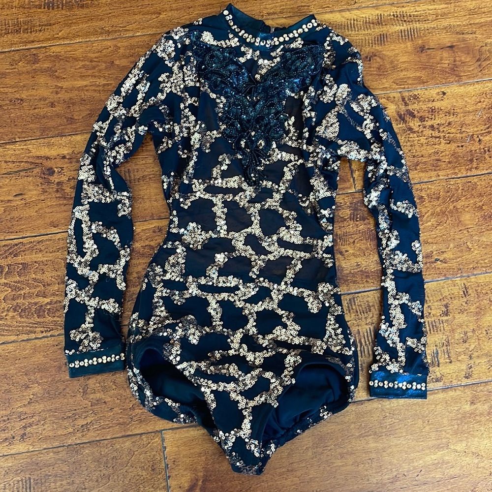 Custom Details  Dancewear competition leotard. Fits size CM-AXS